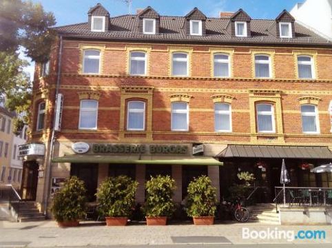 아카메드 리조트 예약