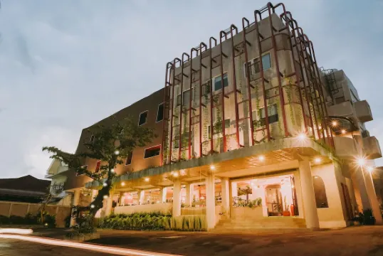 Panahouse Surabaya Hotels in Gayungan