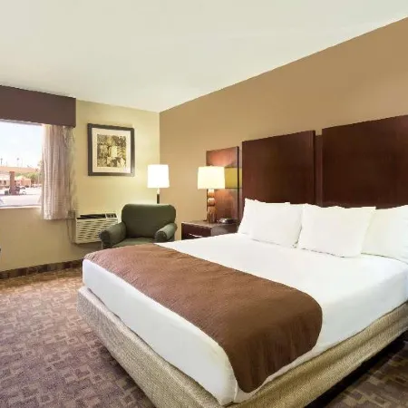 Super 8 by Wyndham Chandler Phoenix