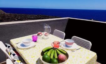 Apartamento la Caleta Isla de El Hierro Terrace with Incredible Views