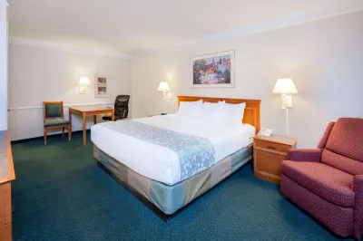 La Quinta Inn by Wyndham Farmington Hotels near Farmington Airport