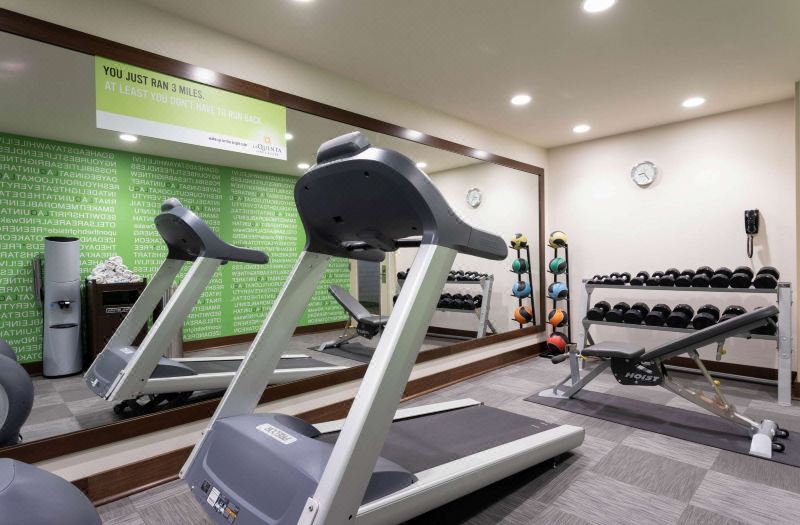 La Quinta Inn & Suites by Wyndham Pigeon Forge photo 2