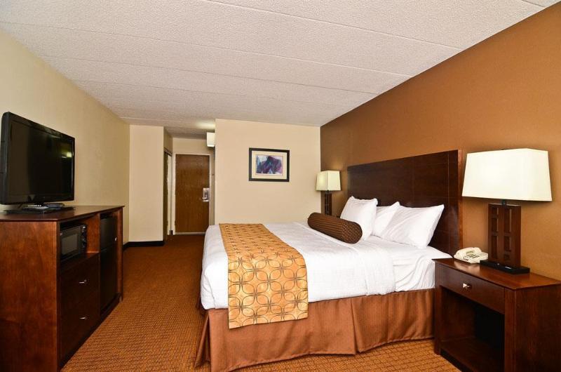 Best Western Plus Arbour Inn and Suites