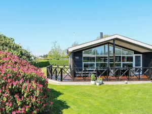 6 Person Holiday Home in Hadsund