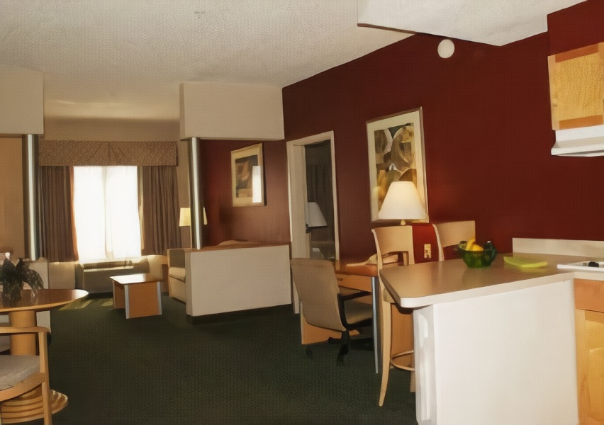 Comfort Suites Central / I-44