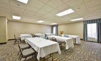 Comfort Inn & Suites at Stone Mountain