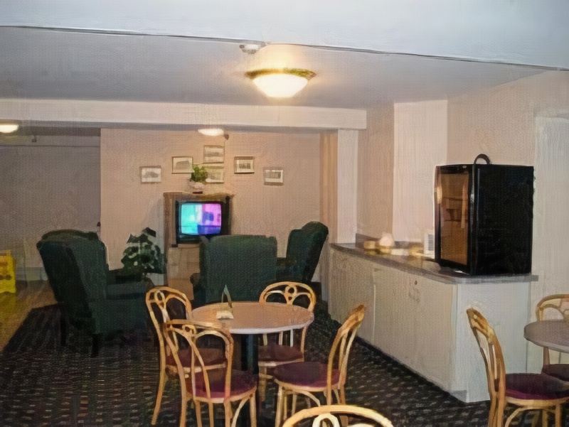 Country Inn & Suites by Radisson, Roanoke Rapids, NC