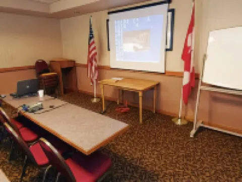 Naval Suites, near Shipyard, Bremerton โรงแรมในเบรเมอร์ตัน