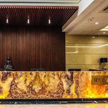 March Hotel