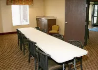 哈里森維爾舒適套房飯店