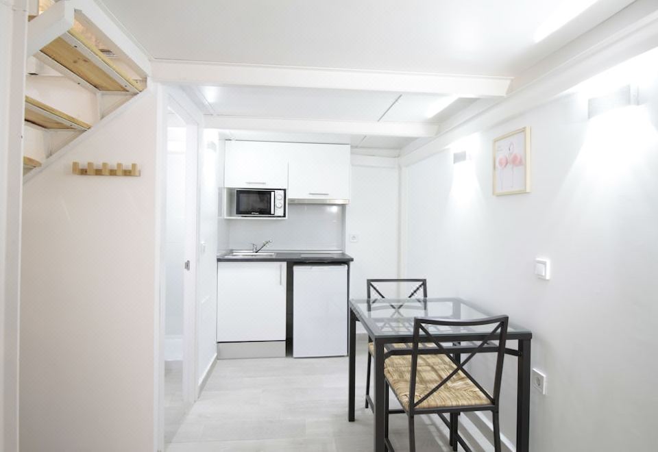 Duplex Con , A/C, WiFi y Sofa Cama en Rafaela Ybarra-Madrid Updated 2023  Room Price-Reviews & Deals | Trip.com