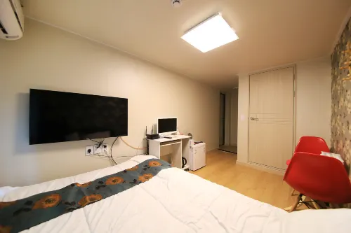 Mia Hue