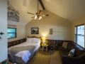 pet-friendly-cabin-4-15-minutes-from-magnolia-and-baylor
