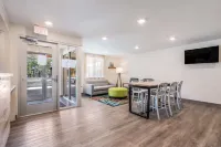 WoodSpring Suites Doral Miami Airport Hotels in Medley