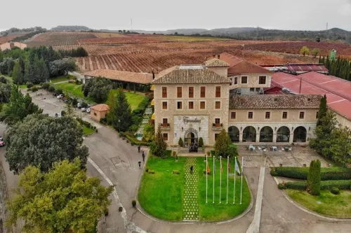 Hotel-Bodega Torremilanos | Ribera del Duero - parking