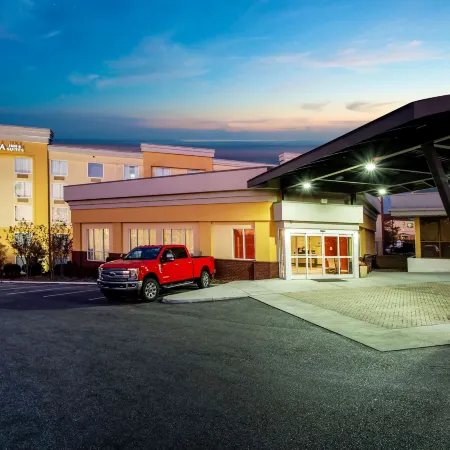 La Quinta Inn & Suites by Wyndham Lynchburg at Liberty Univ.