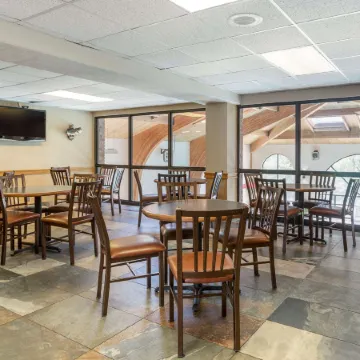 Comfort Inn at Thousand Hills