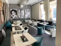 Hotel Falkenturm Отели рядом с достопримечательностью «Резиденция»