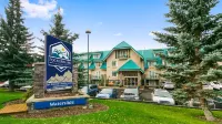 Pocaterra Inn and Waterslide Hotel in zona Canmore Museum & Geoscience Centre