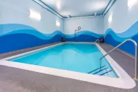 Ramada by Wyndham Coquitlam - Pools
