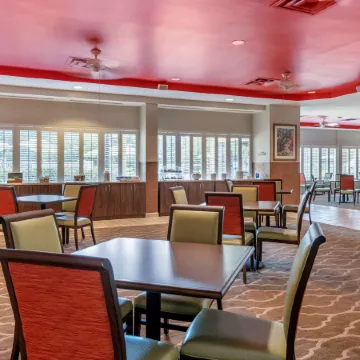 Comfort Suites Maingate East Отели рядом с достопримечательностью «Парк аттракционов Олд-Таун»