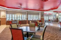 Comfort Suites Maingate East - parking