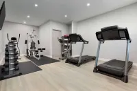 Super 8 by Wyndham Windsor/Dougall - Gym