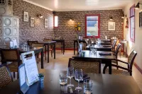 Logis Hotel le Nuage Hotels in Gien