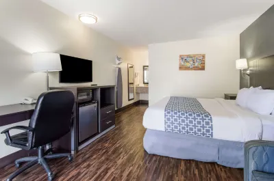 Econo Lodge Near Motor Speedway Hotels near Kroger