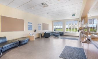 Residence & Conference Centre - Welland