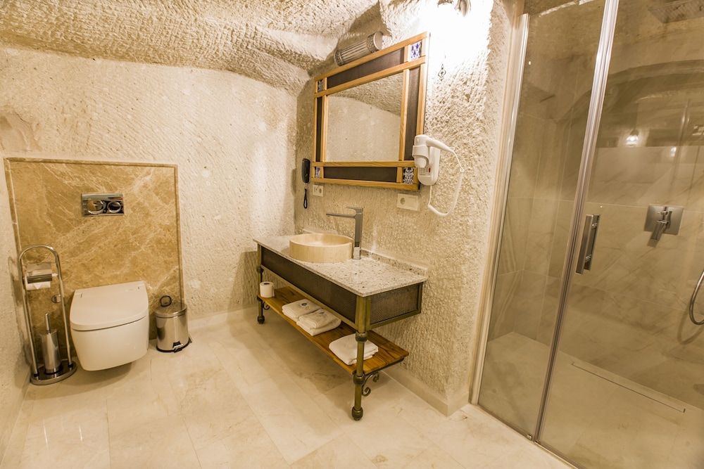 Imperial Cave Suites & SPA