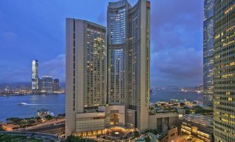 Four Seasons Hotel Hong Kong