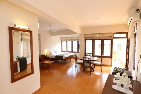 Abad Serviced Villas Отели рядом с достопримечательностью «Chowara Beach»