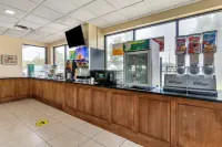 Quality Inn Brunswick - breakfast