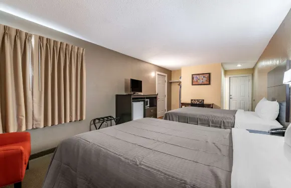 喬治湖奧特萊斯羅德威酒店