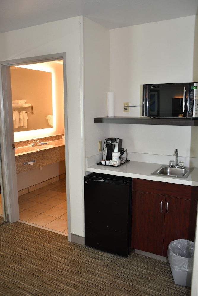 Holiday Inn Express Hotel & Suites Evanston, an Ihg Hotel