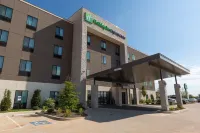 Holiday Inn Express & Suites Kingfisher