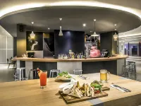 Ibis Bangkok Impact - bar