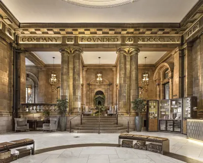 Kimpton CLOCKTOWER HOTEL Hotel dekat St Peter's Square