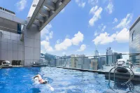 Crowne Plaza HONG KONG CAUSEWAY BAY by IHG - Infinity Pools