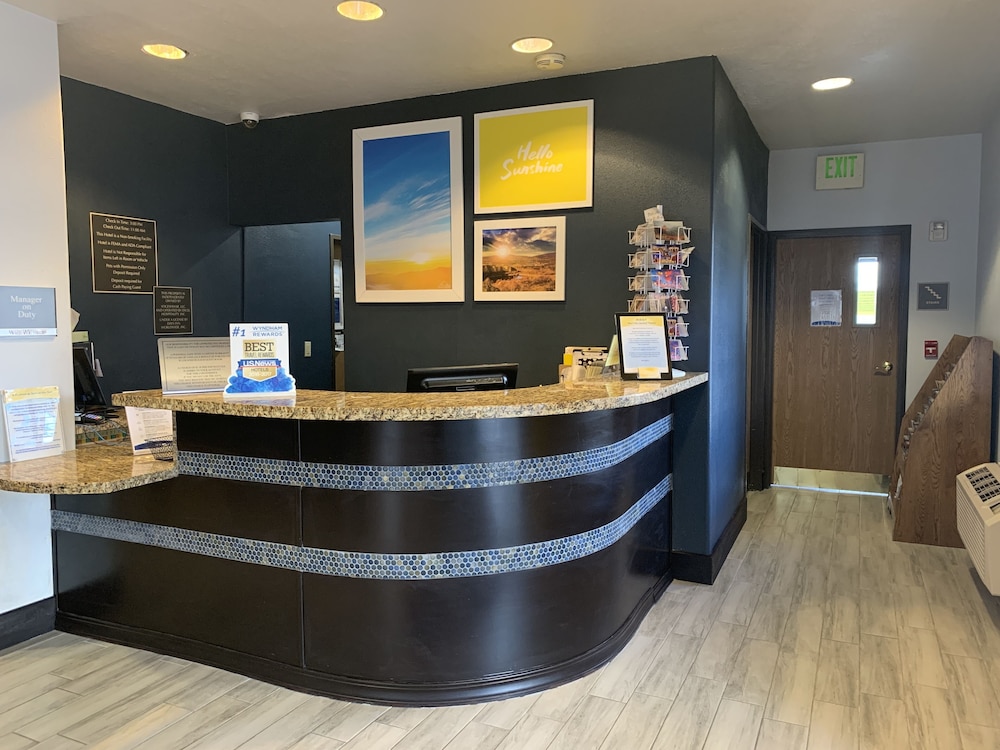 Days Inn by Wyndham Bernalillo