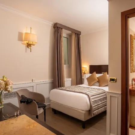 Hotel Del Corso Отели рядом с достопримечательностью «Площадь Ротонда»