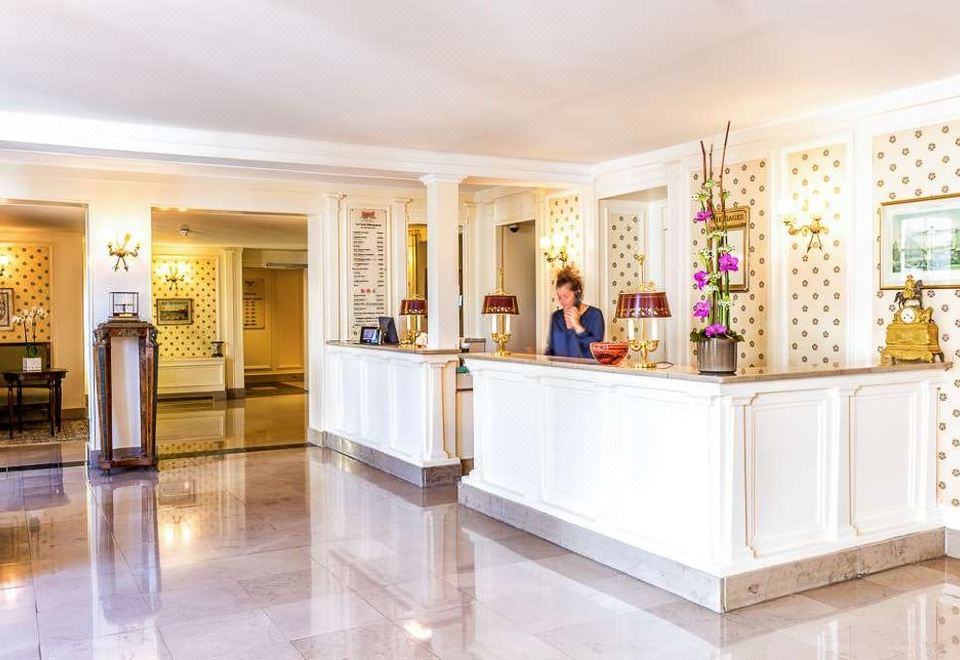 Aigle Noir Hotel Over view