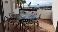 Modern 2 Bed ,2 Bathroom Refurbished Apartment , Outstanding Sea and Golf Views
