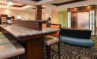 Holiday Inn Express & Suites Greenfield