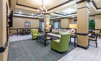 Holiday Inn Express & Suites Victoria