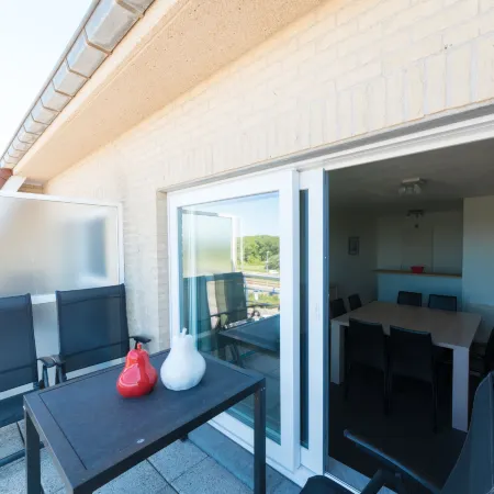 Strandhuis with Balcony