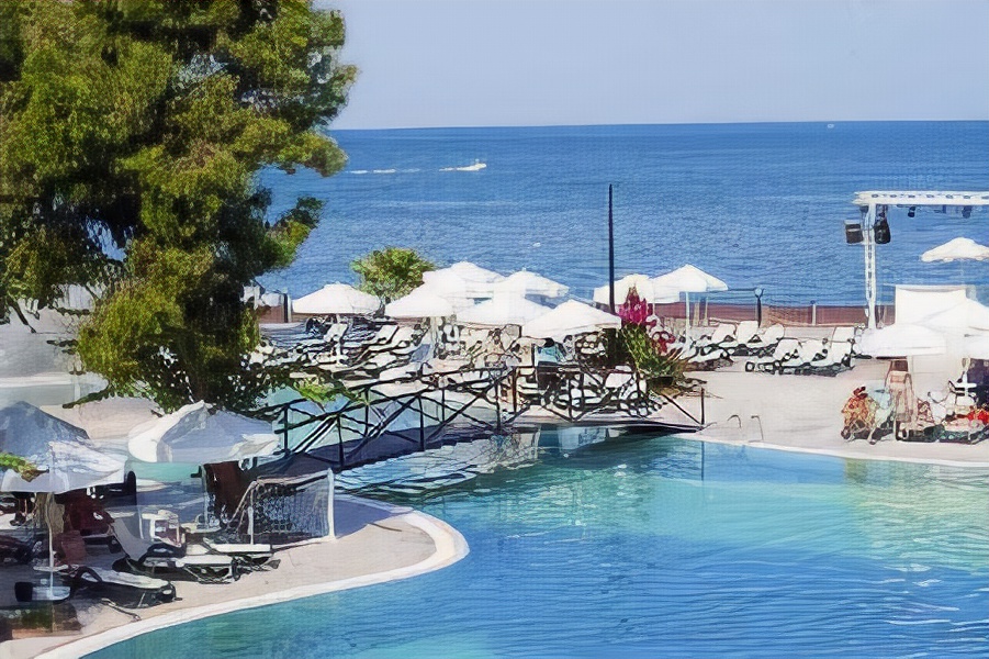 Crystal Aura Beach Resort & Spa – All Inclusive