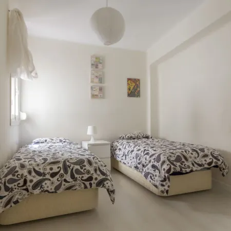 Nice Flat -200m Center-2 Baths- 3 Bedrooms 5Pers