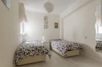 Nice Flat -200m Center-2 Baths- 3 Bedrooms 5Pers